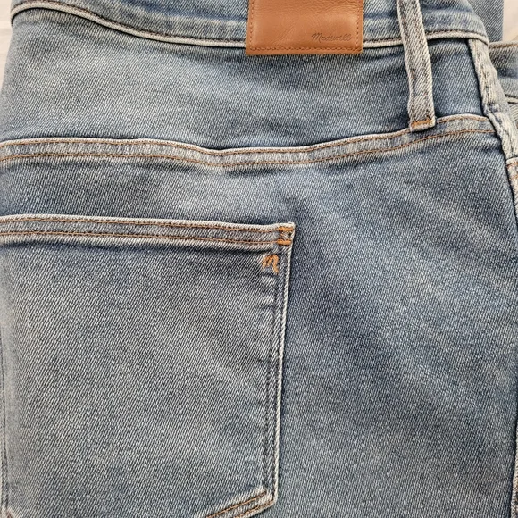 MADEWELL 37 P High-Rise Skinny Jeans in Cordova Wash: Button-Front Edition - Picture 7 of 8